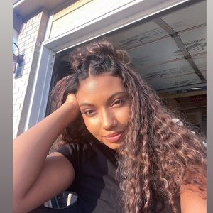 Meet your Posher, Briana